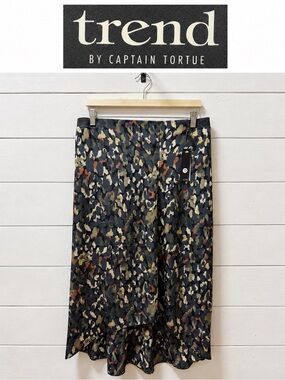 NWT Trend by Captain Tortue Abstract Print High-Low Skirt – Size Large
